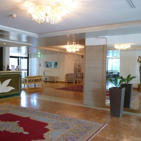Hotel Marina Uno Линяно Сабиадоро Екстериор снимка