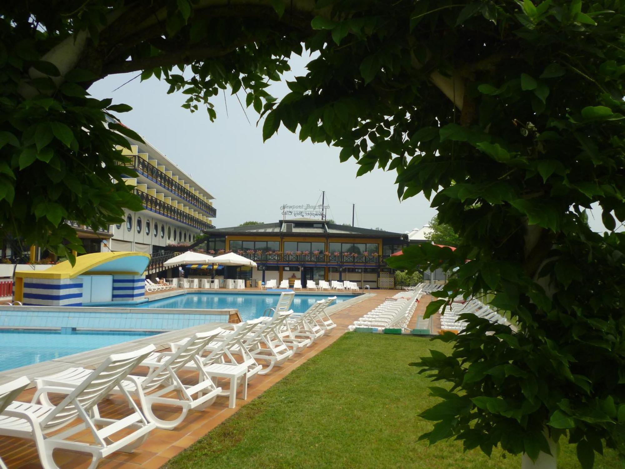 Hotel Marina Uno Линяно Сабиадоро Екстериор снимка